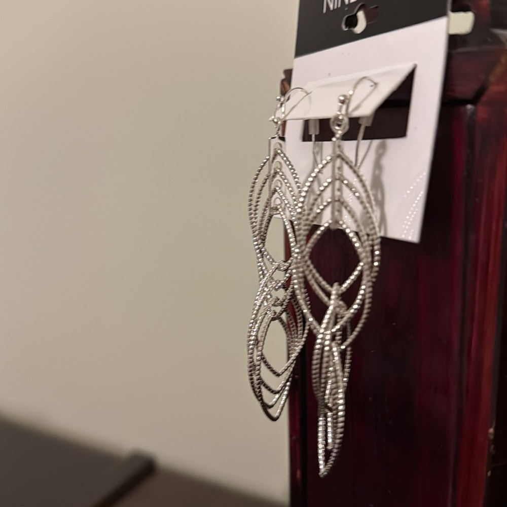 Nine West Earrings - Picture 2 of 4